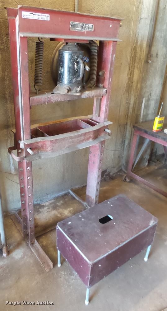 image for item AH9900 Red Arrow press