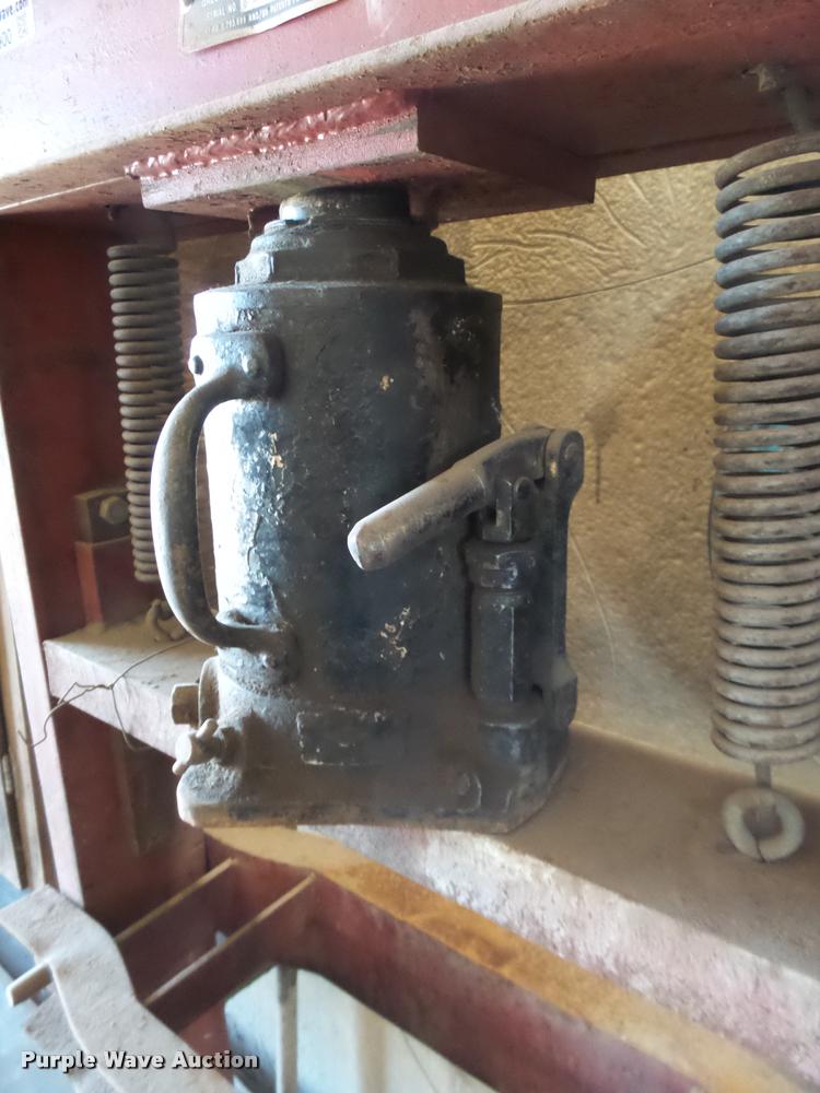 image for item AH9900 Red Arrow press