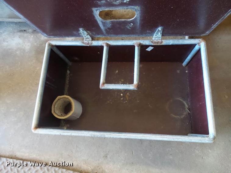 image for item AH9900 Red Arrow press