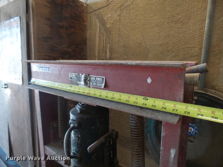 image for item AH9900 Red Arrow press