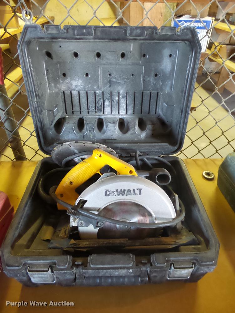 image for item AH9919 (4) circular saws