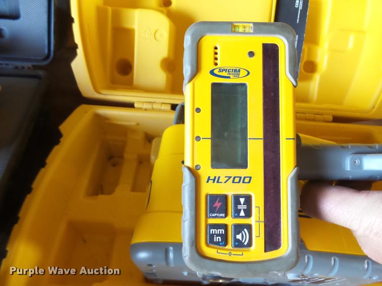 image for item AH9928 Spectra LL400 laser level