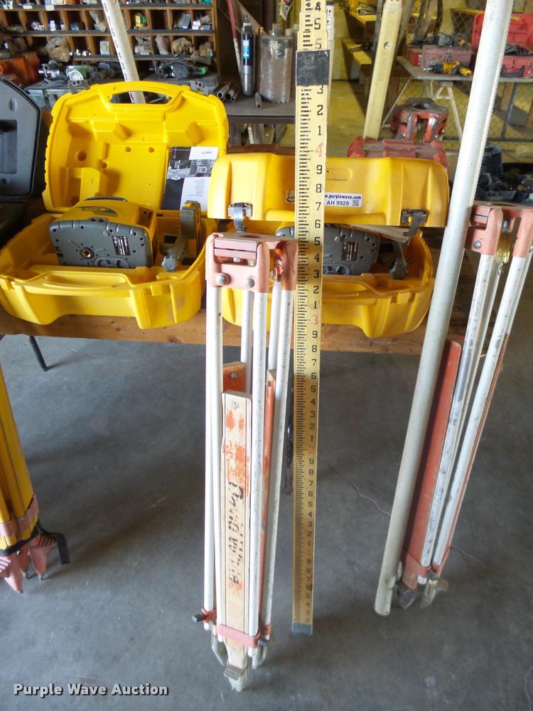 image for item AH9928 Spectra LL400 laser level