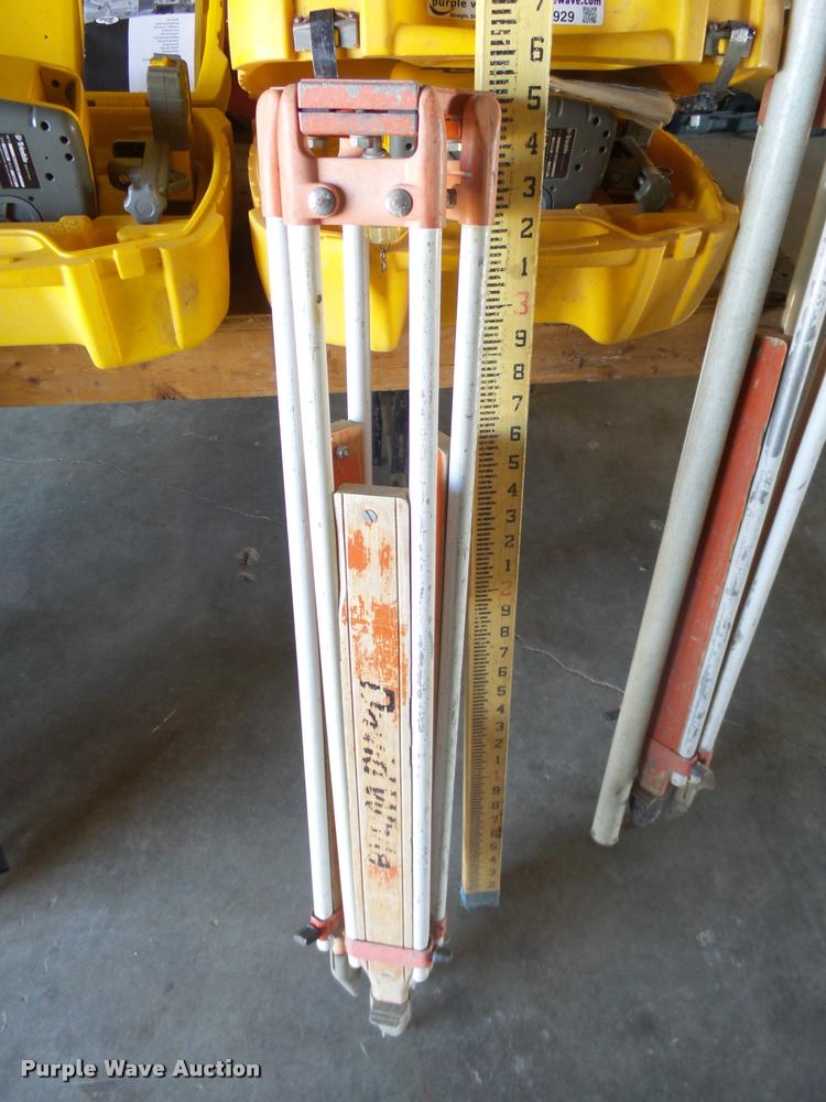 image for item AH9928 Spectra LL400 laser level