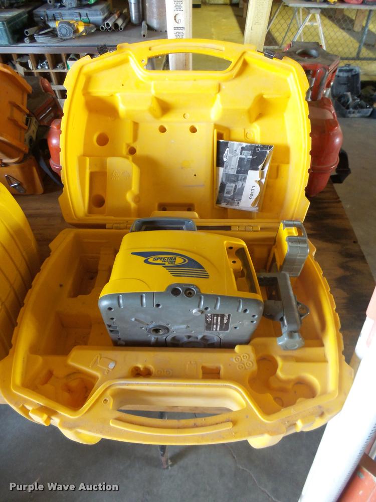 image for item AH9929 Spectra LL400 laser level