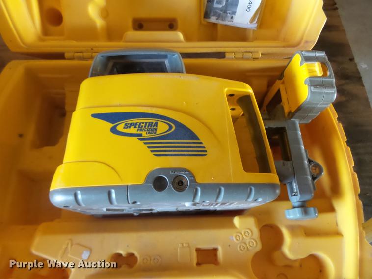 image for item AH9929 Spectra LL400 laser level