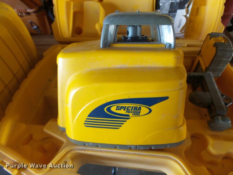 image for item AH9929 Spectra LL400 laser level