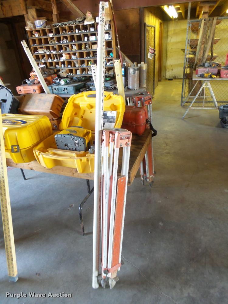 image for item AH9929 Spectra LL400 laser level