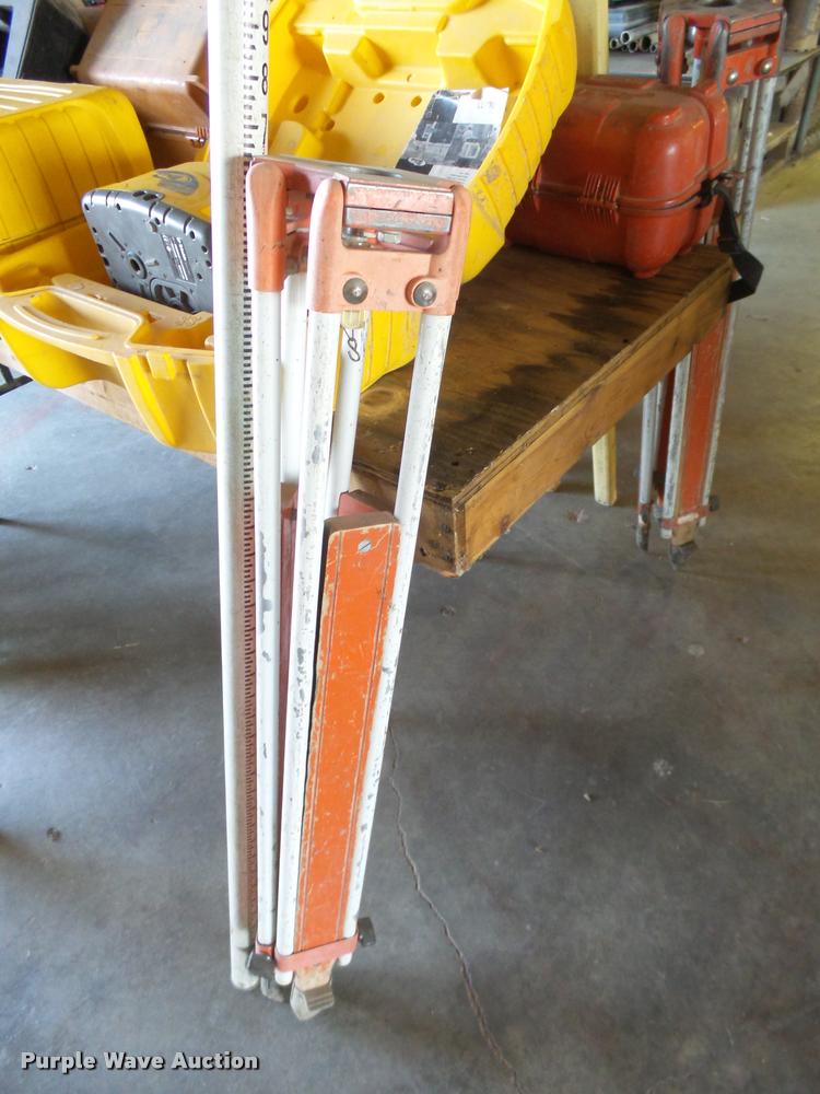 image for item AH9929 Spectra LL400 laser level