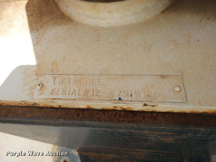 image for item AH9961 Liftmoore 2700AR truck crane