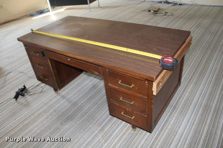 image for item AQ9610 Office furniture