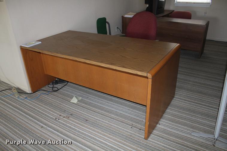 image for item AQ9610 Office furniture