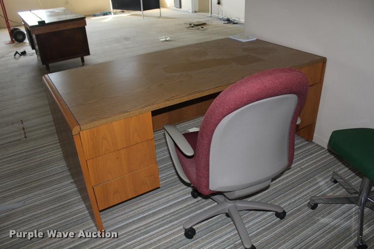 image for item AQ9610 Office furniture