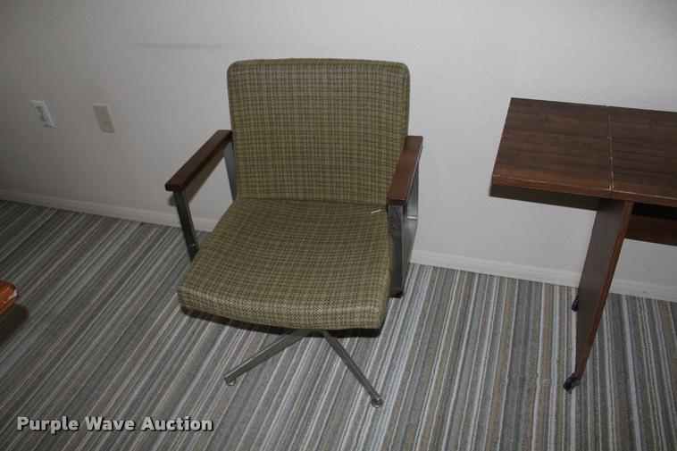 image for item AQ9610 Office furniture