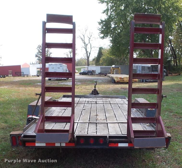 image for item AX9059 2006 Towmaster Trail King T-14DP equipment trailer