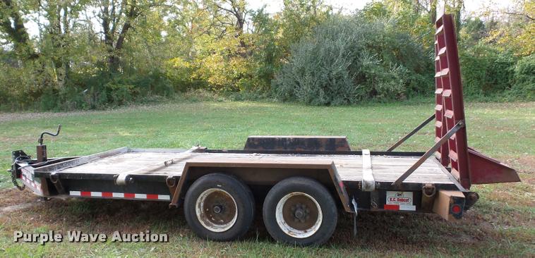 image for item AX9059 2006 Towmaster Trail King T-14DP equipment trailer