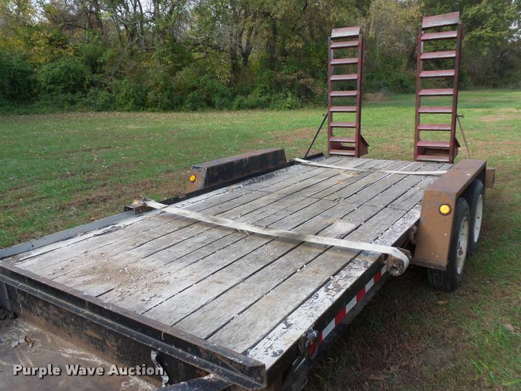 image for item AX9059 2006 Towmaster Trail King T-14DP equipment trailer