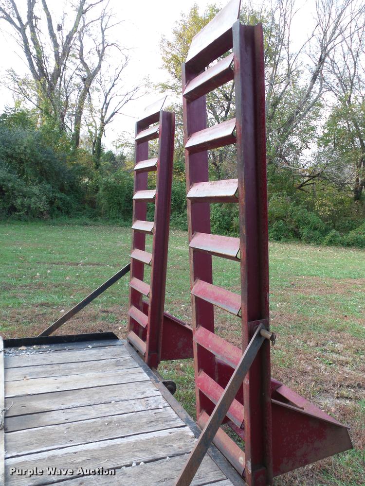 image for item AX9059 2006 Towmaster Trail King T-14DP equipment trailer