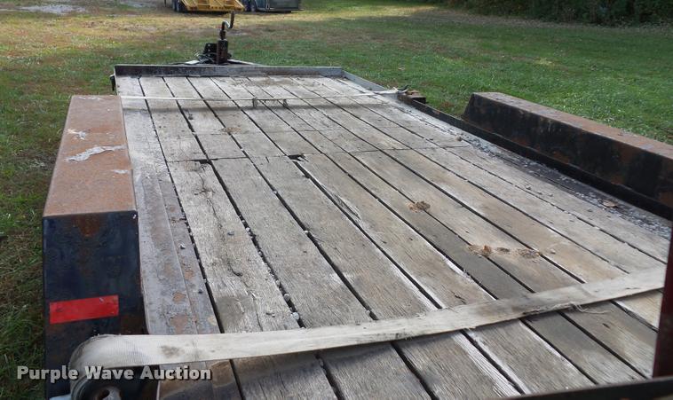 image for item AX9059 2006 Towmaster Trail King T-14DP equipment trailer