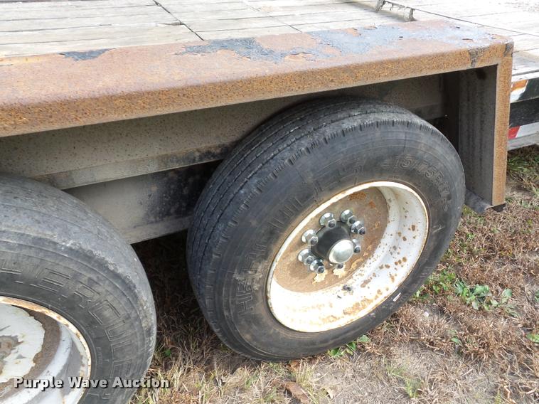 image for item AX9059 2006 Towmaster Trail King T-14DP equipment trailer