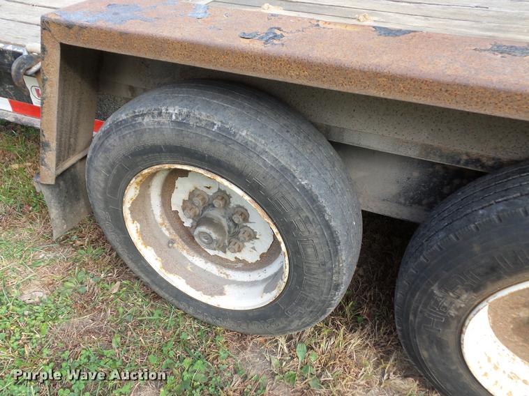 image for item AX9059 2006 Towmaster Trail King T-14DP equipment trailer