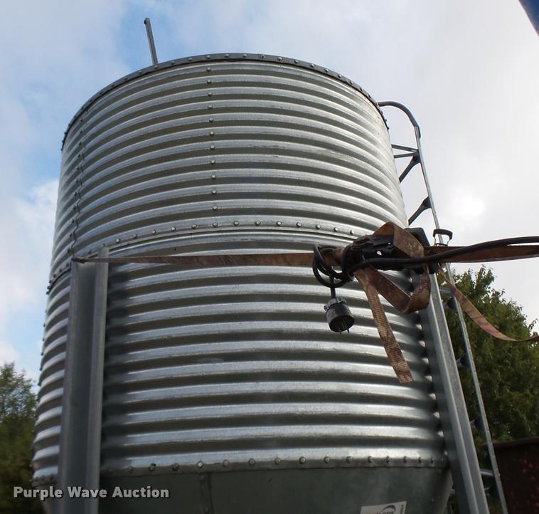 image for item B8804 Cumberland grain bin