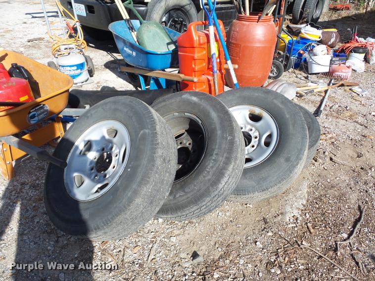 image for item BG9501 (4) 245/75R16 tires and wheels