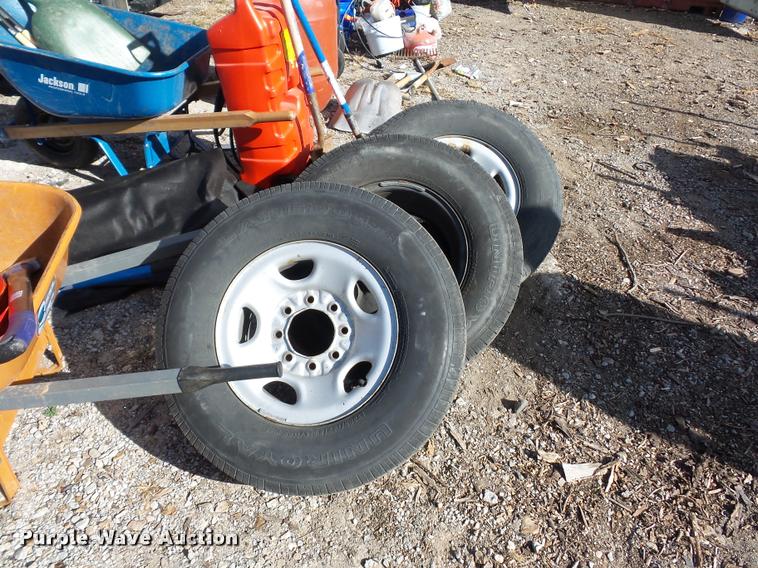 image for item BG9501 (4) 245/75R16 tires and wheels