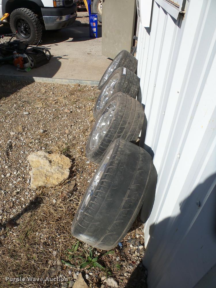 image for item BG9599 (4) 245/55ZR17 tires and wheels