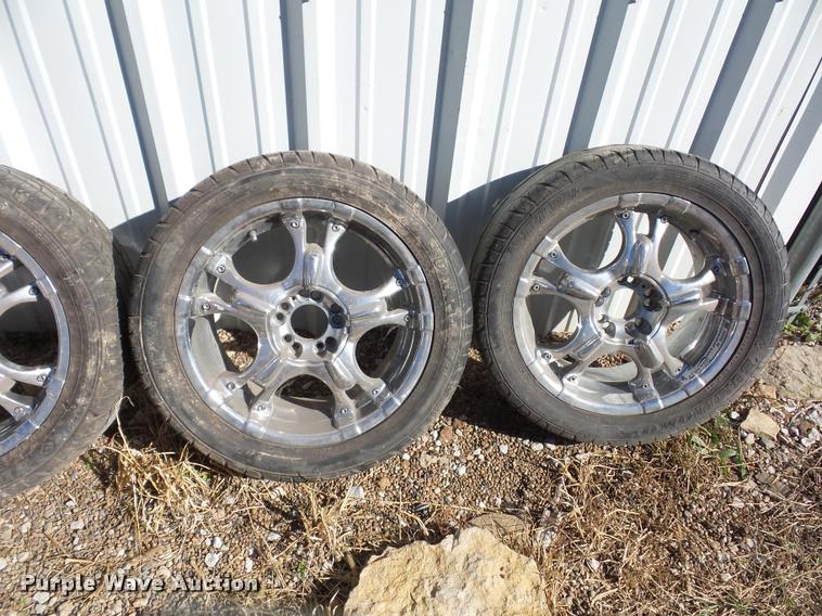 image for item BG9599 (4) 245/55ZR17 tires and wheels