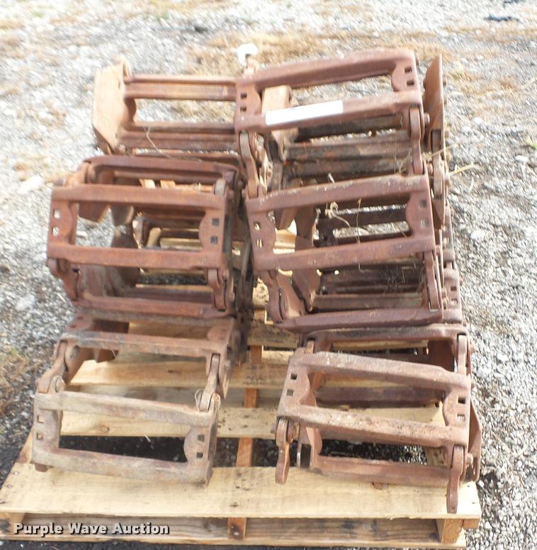 image for item BG9604 Grouser steel skid steer tracks