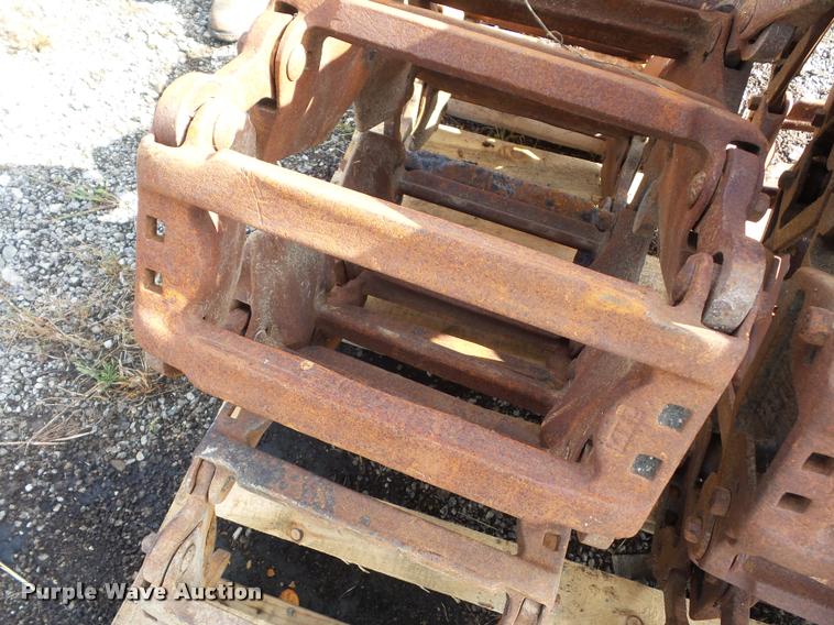 image for item BG9604 Grouser steel skid steer tracks