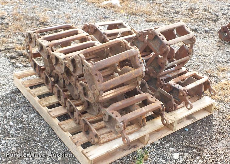 image for item BG9605 Grouser steel skid steer tracks