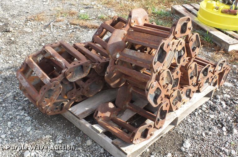 image for item BG9607 Grouser steel skid steer tracks