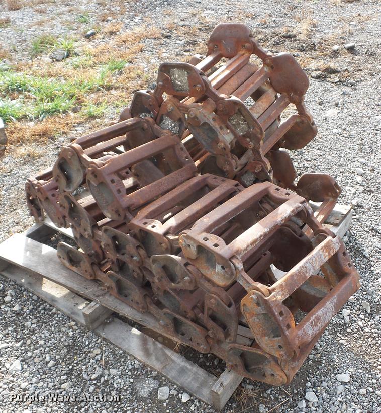 image for item BG9607 Grouser steel skid steer tracks