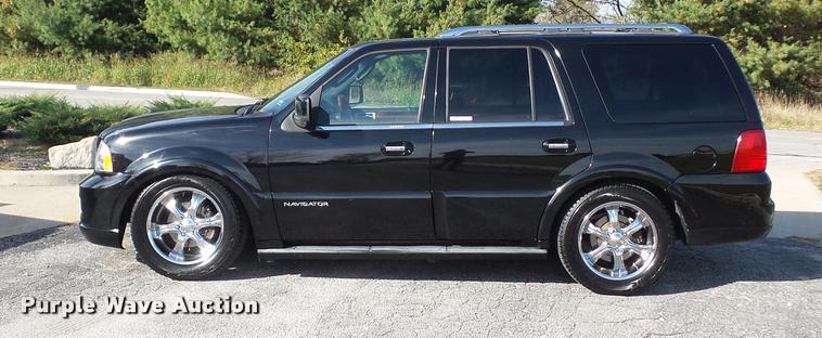 image for item BG9610 2006 Lincoln Navigator SUV