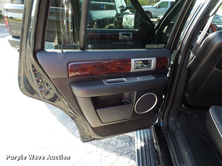 image for item BG9610 2006 Lincoln Navigator SUV