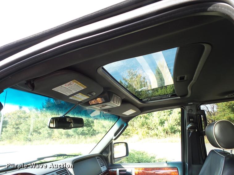 image for item BG9610 2006 Lincoln Navigator SUV