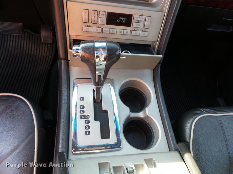 image for item BG9610 2006 Lincoln Navigator SUV