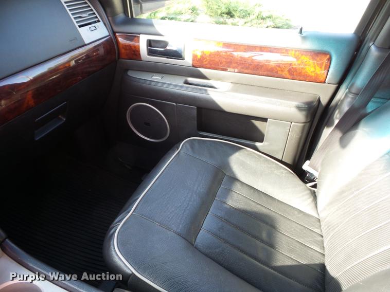 image for item BG9610 2006 Lincoln Navigator SUV