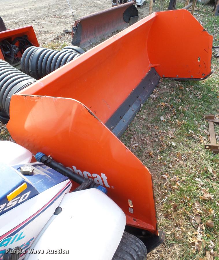Bobcat skid steer box blade in Sibley, MO Item BG9624 sold Purple Wave