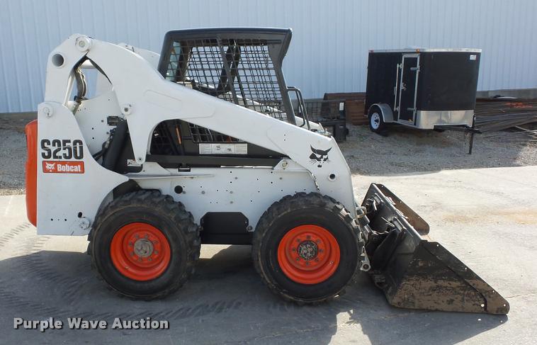 image for item BG9643 2011 Bobcat S250 skid steer