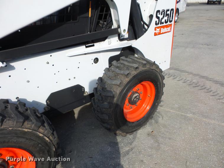 image for item BG9643 2011 Bobcat S250 skid steer