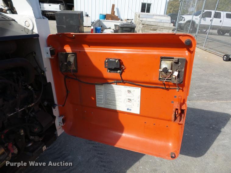 image for item BG9643 2011 Bobcat S250 skid steer