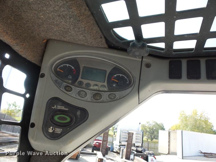 image for item BG9643 2011 Bobcat S250 skid steer