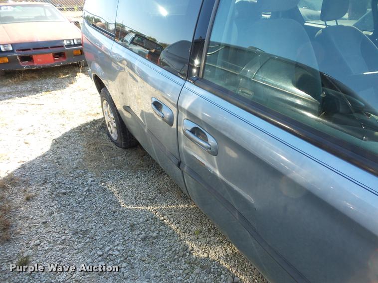 image for item BG9648 2003 Dodge Grand Caravan van
