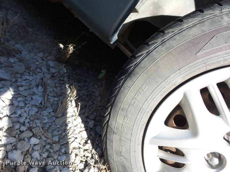 image for item BG9648 2003 Dodge Grand Caravan van