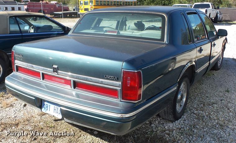 image for item BG9649 1996 Lincoln Town Car Executive