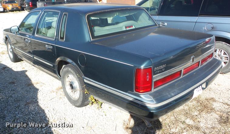 image for item BG9649 1996 Lincoln Town Car Executive