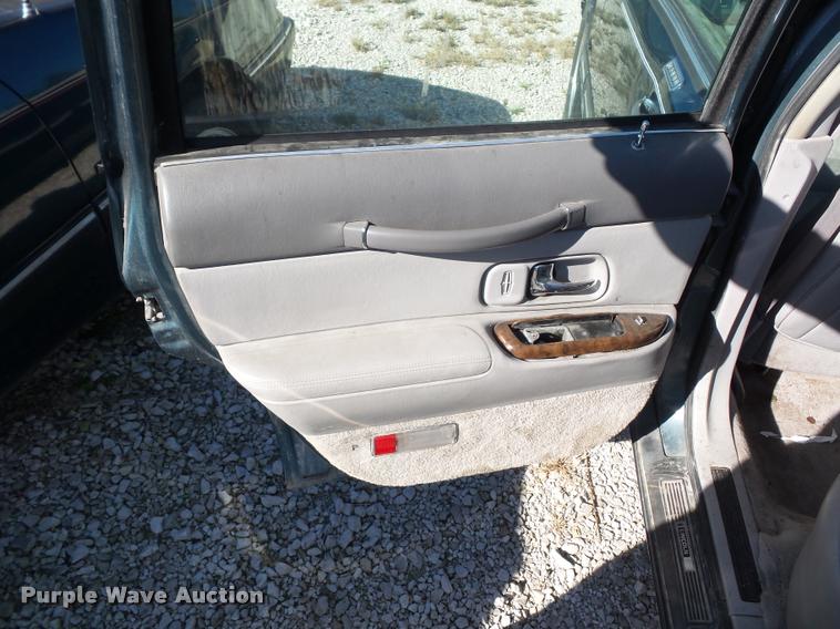 image for item BG9649 1996 Lincoln Town Car Executive